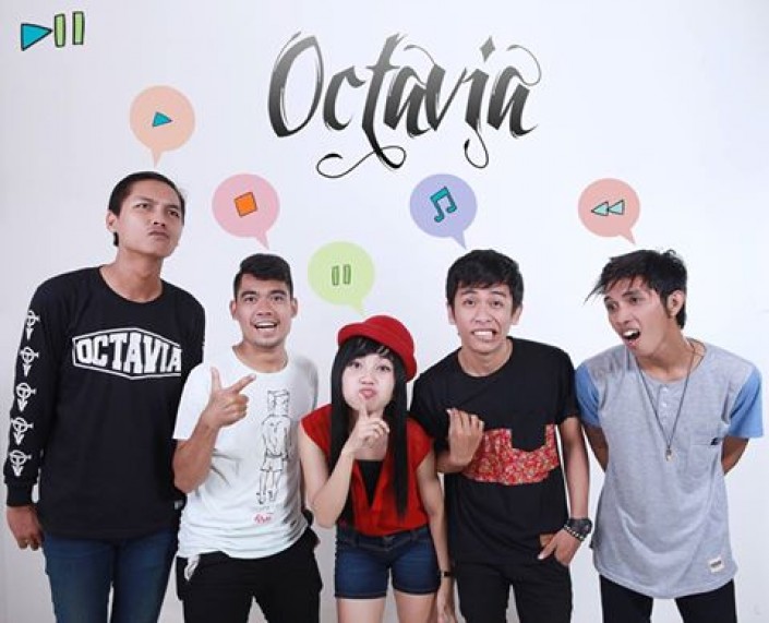 OCTAVIA BAND