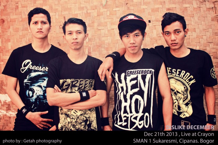 DISLIKE DECEMBER at Crayon SMAN 1 Sukaresmi