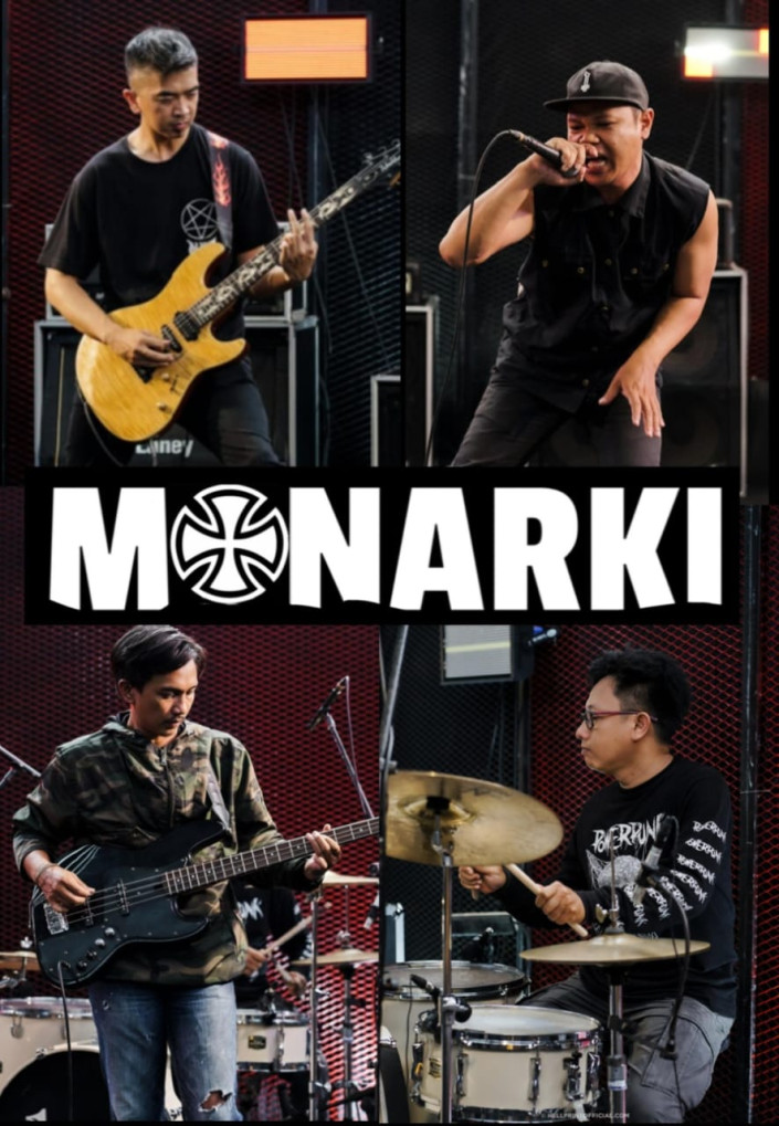 MONARKI