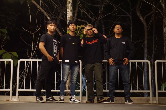 BEBAS PUKUL