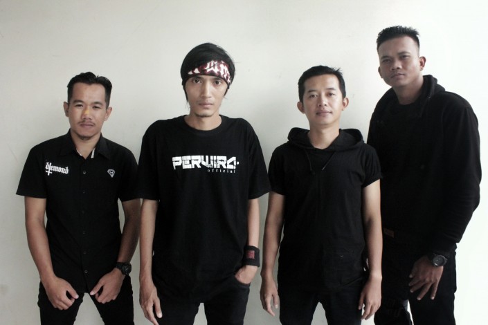 PERWIRA BAND
