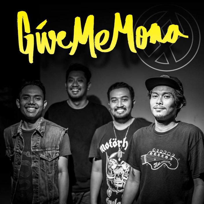 GIVE ME MONA