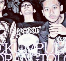 SEKUMPULAN ORANG TOLOL