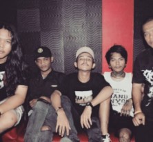 NEVER BLACK