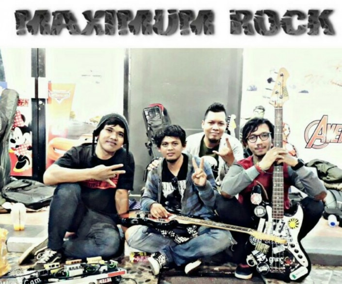MAXIMUM ROCK