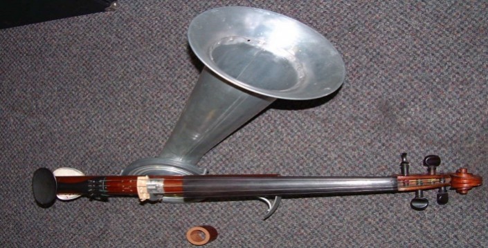 Perekam Audio, Megaphone, dan Ukulele Stroviols