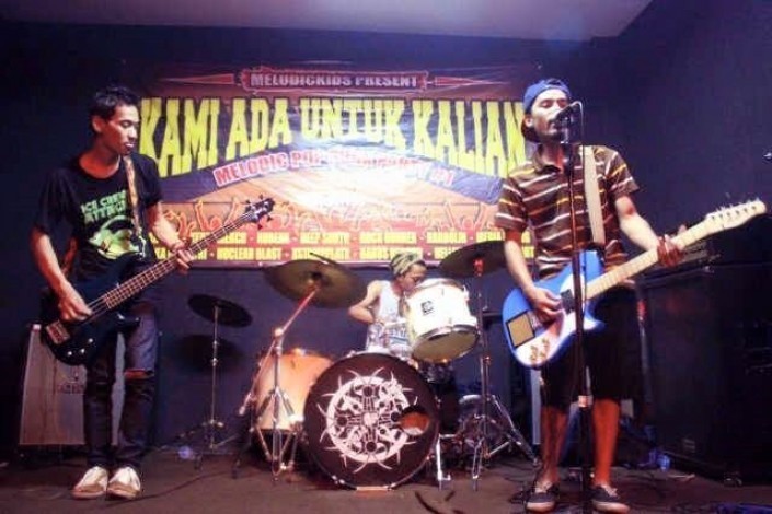 Sleting Dolls, ‘Tikotok’ Punk Rock Sunda Abisss