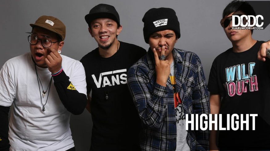 A Page About : Ketika Musik Etnik 'Menyusup' Dalam Musik Rocket Rockers