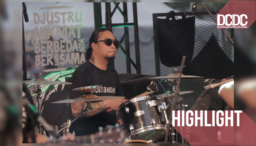 Sikapi Perbedaan A la Denny Hsu, Penabuh Drum Rosemary