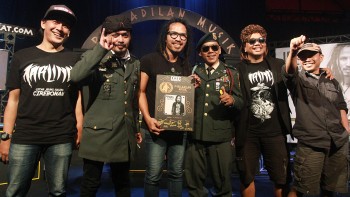 Ipang ‘Bebas Bersyarat’ dari Pengadilan Musik #6 DCDC