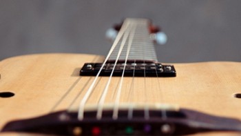 Merawat Senar Gitar Agar Tidak Mudah Berkarat