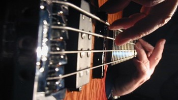 Perjalanan Bass, Empat Senar Yang Melegenda (part 1)