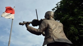 Dua Versi Lagu Indonesia Raya