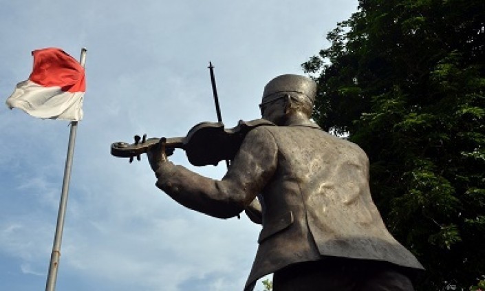Dua Versi Lagu Indonesia Raya