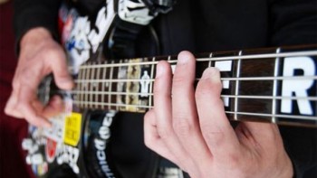 Bass-Bass Jadul yang Tetap Keren di Pakai