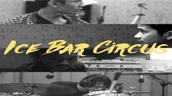 Kenalkan Si Klimis Urakan,  Ice Bar Circus