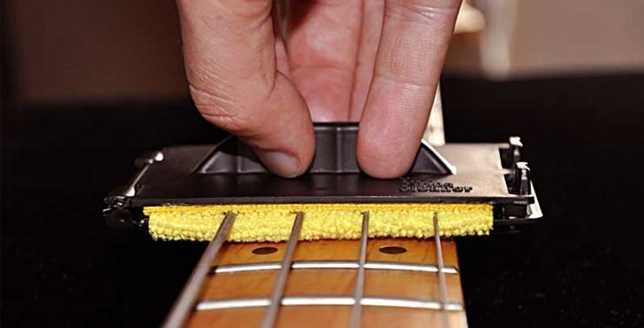Tips Khusus Merawat Gitar Bass 