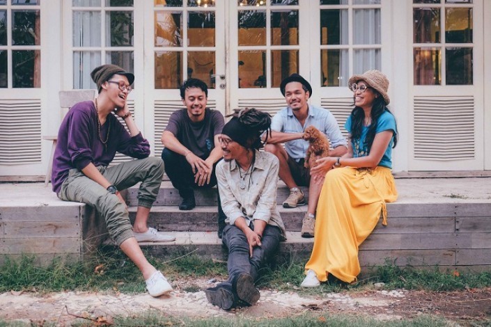 DDHEAR, Proyek Kolaborasi Dua Grup Raksasa Indie Folk