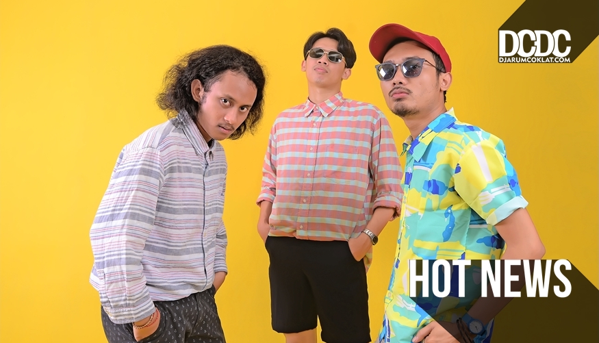 “Note”, Sebuah Catatan Absurd Vokalis Deruh