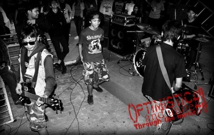 Arogan : Gempuran Punk Serta Hardcore Menderu Liar