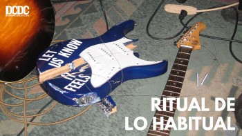 Meracik Gimik Musisi di Atas Panggung