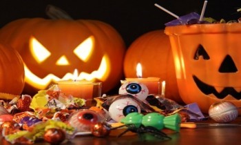 Berbagi Kebahagiaan Di Malam Halloween!
