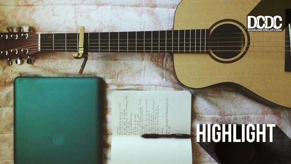 Menemani Sore Hari Dengan Nada Gitar Akustik