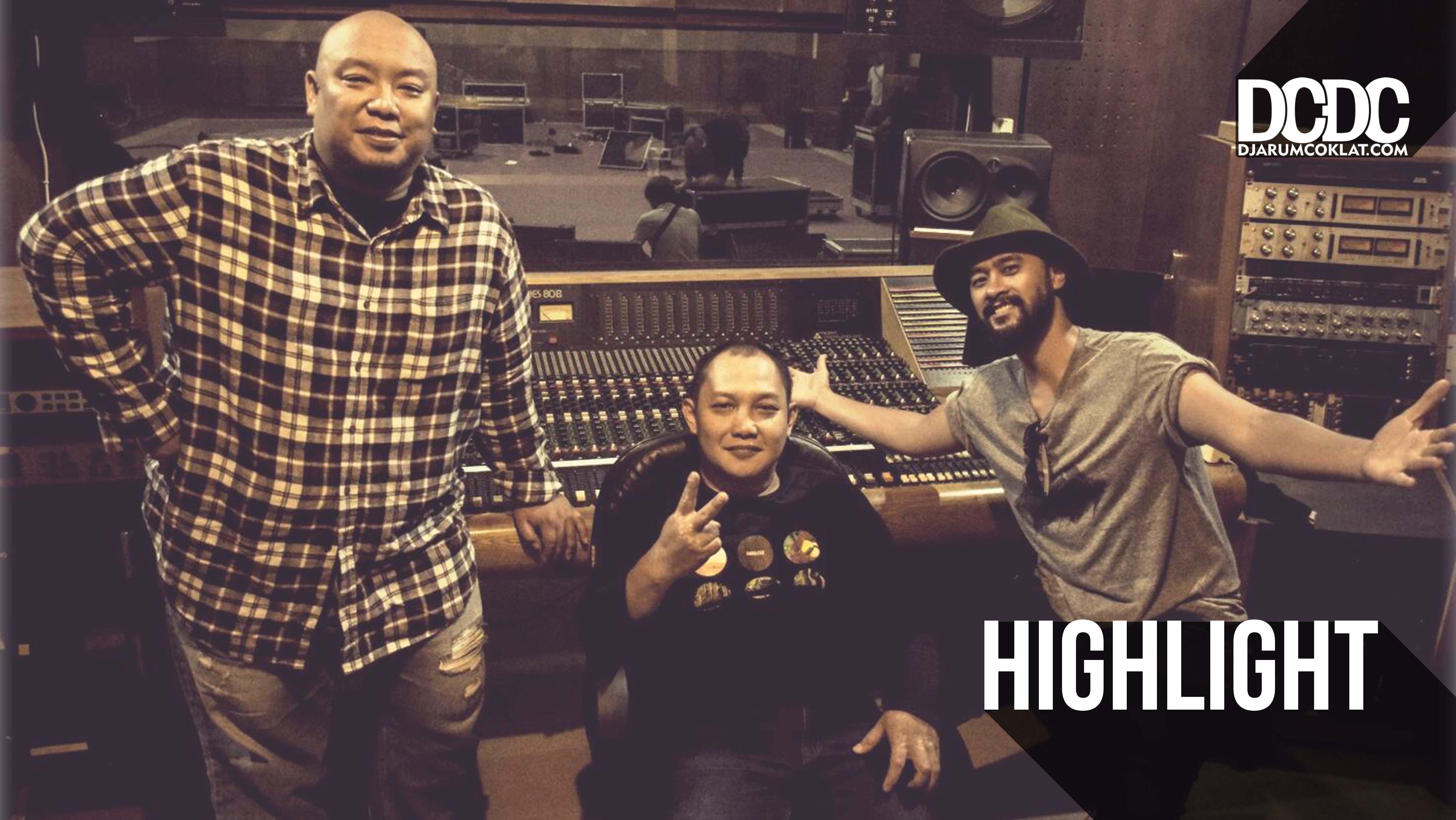 A Page About: Pure Saturday dan Refleksi Sinar yang Terang