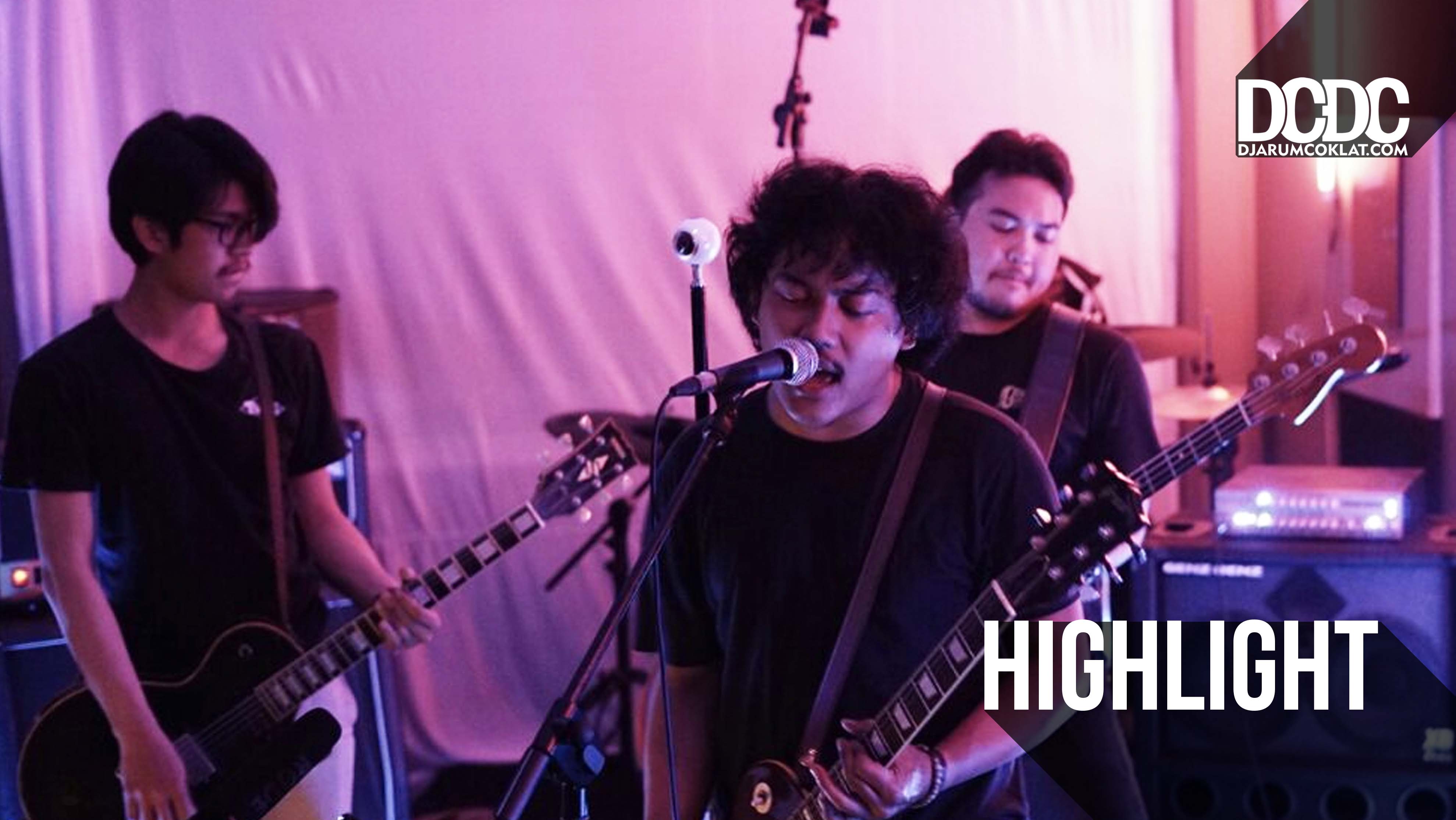 DCDC Substereo: Berpesta Ria Bersama Grup Rock Muda Asal Bandung, Lizzie