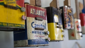 Gitar Buatan Dari Kaleng