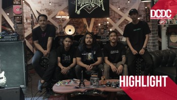 Tentang Chester Bennington, Mantan Pacar, dan Misi Bermusik Ke Luar Negeri