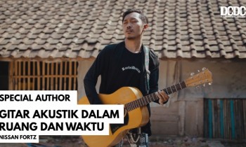 Gitar Akustik Dalam Ruang dan Waktu