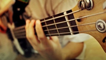 Nama – Nama Teknik Gitar Bass untuk Pemula