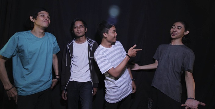 Berteman Bersama Refriends