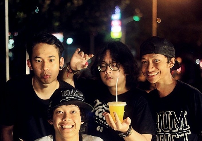 Shout Revolution, Satukan Hobi Bermusik