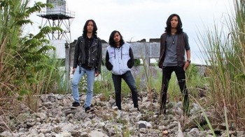 Weekend Roll Sajikan Rock Berat Nan Ugal